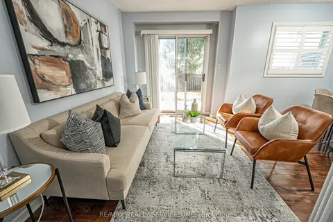 3841 Densbury Drive, Mississauga, ON L5N 6Z3
