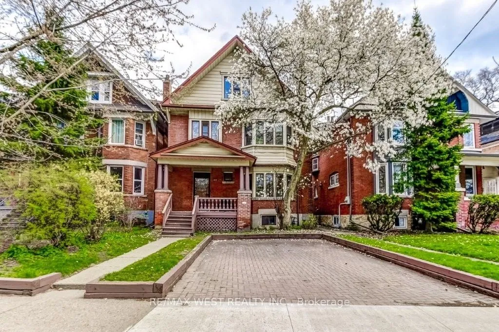 413 Parkside Drive, ON M6R 2Z7