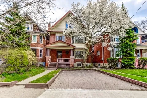 413 Parkside Drive, ON M6R 2Z7