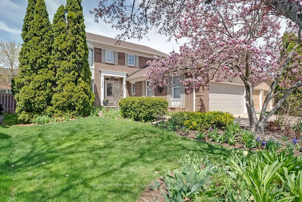 1225 Old Post Drive, Oakville, ON L6M 1A5