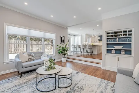 1225 Old Post Drive, Oakville, ON L6M 1A5