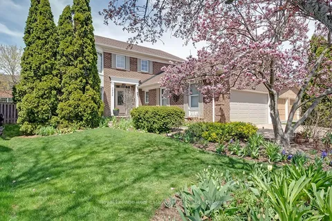 1225 Old Post Drive, Oakville, ON L6M 1A5