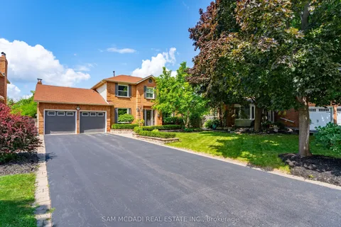 6127 Cheega Court, Mississauga, ON L5N 3Y9