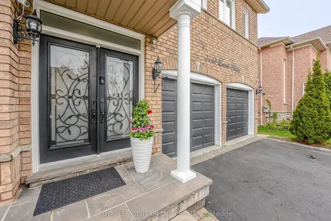 7148 Lowville Heights, ON L5N 8E6