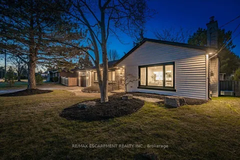 869 CONDOR Drive, Burlington, ON L7T 3A8