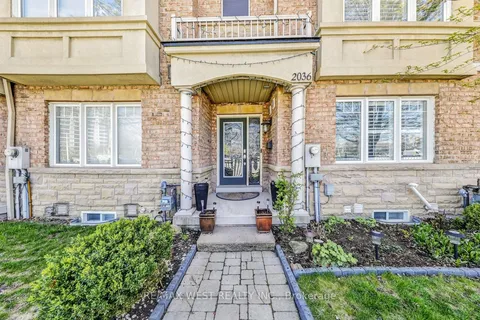 2036 Lakeshore Road, Mississauga, ON L5J 1J8