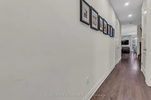 8 Gruenwald Gate, Brampton, ON L6Y 0E3