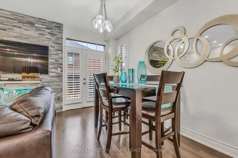 8 Gruenwald Gate, Brampton, ON L6Y 0E3