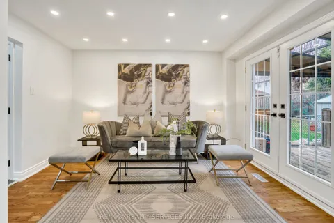 8 Luminous Court, Brampton, ON L6Z 2B3