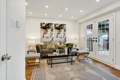 8 Luminous Court, Brampton, ON L6Z 2B3