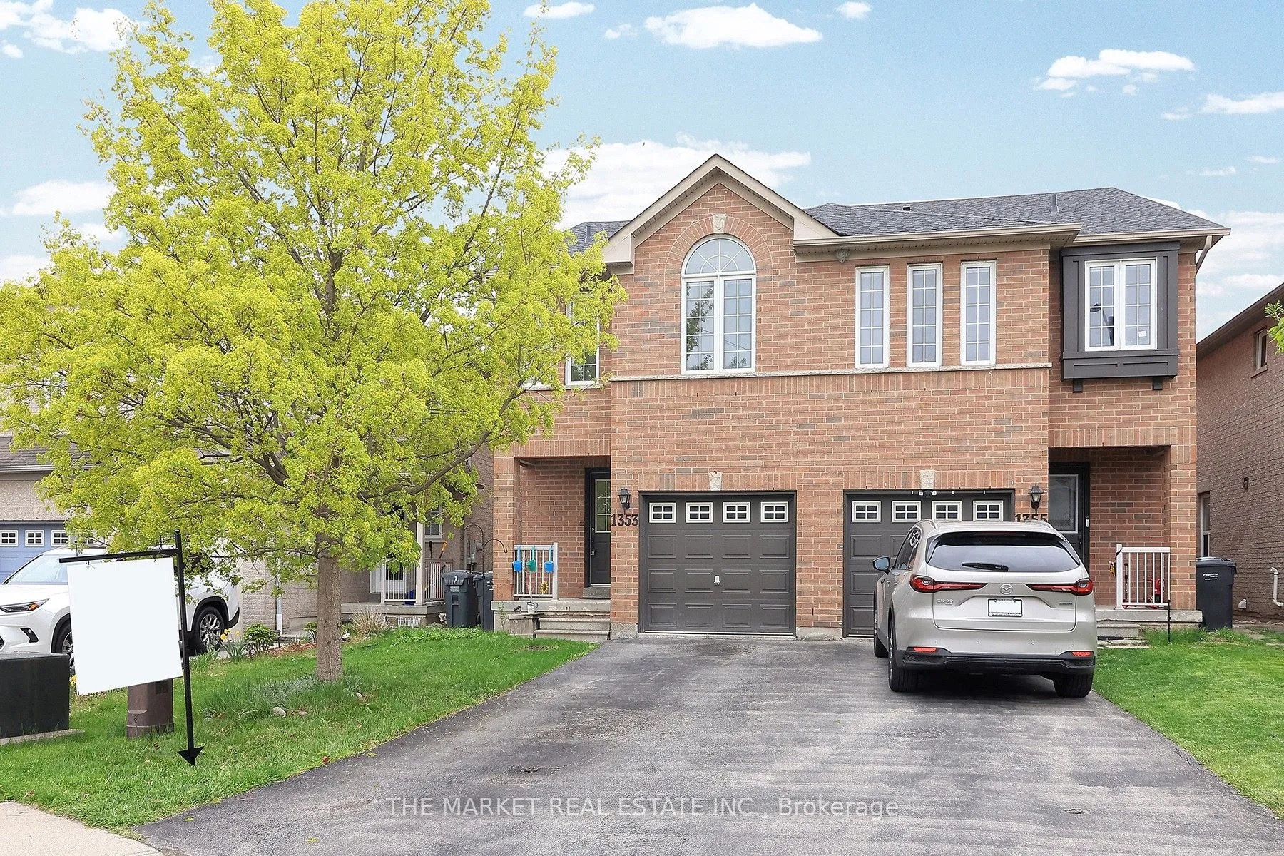 1353 Spring Garden Court, Mississauga, ON L5N 8K5
