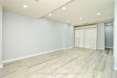 1353 Spring Garden Court, Mississauga, ON L5N 8K5