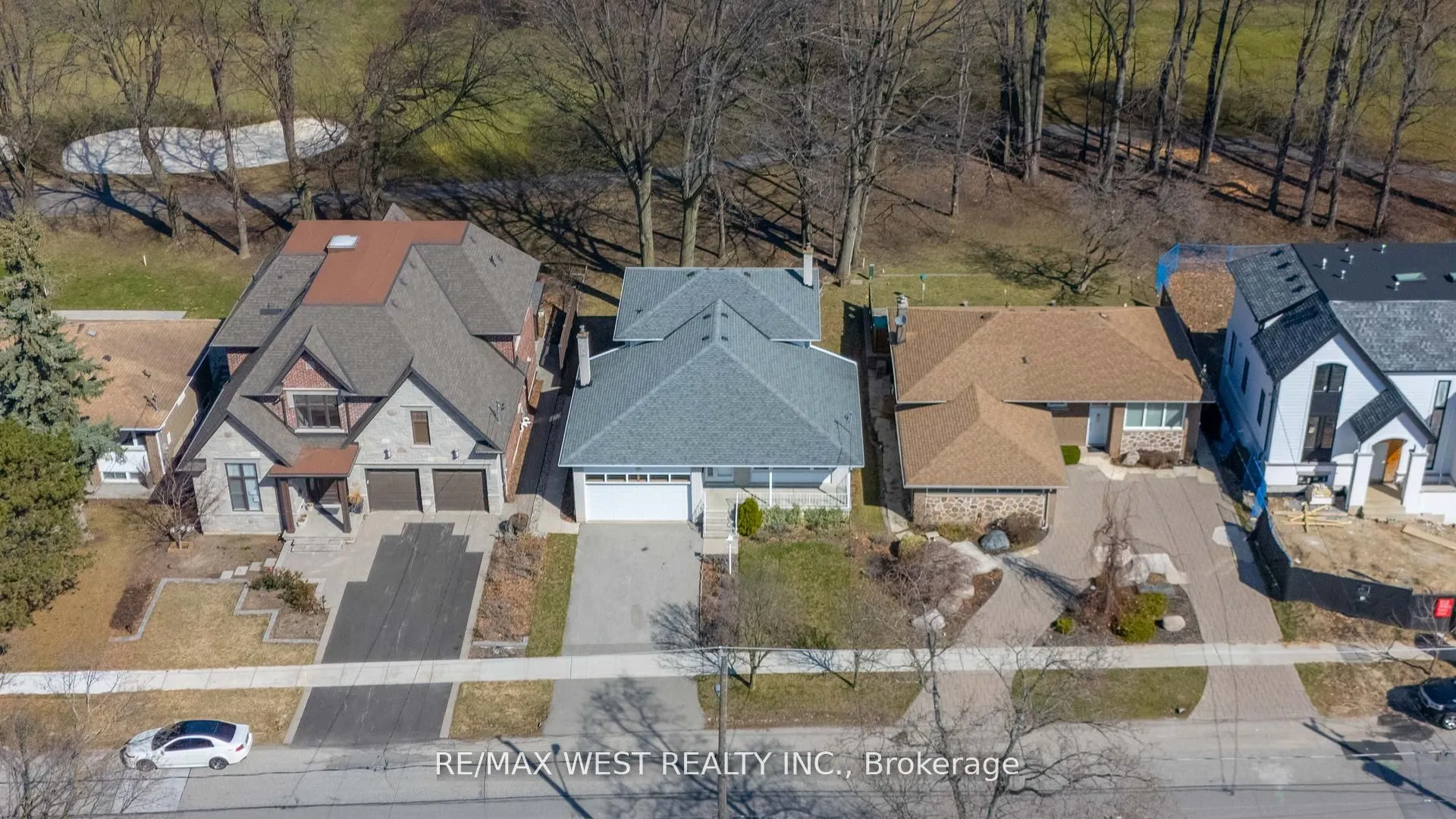 28 Braywin Drive, Toronto, ON M9P 2P1