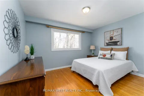 28 Braywin Drive, Toronto, ON M9P 2P1
