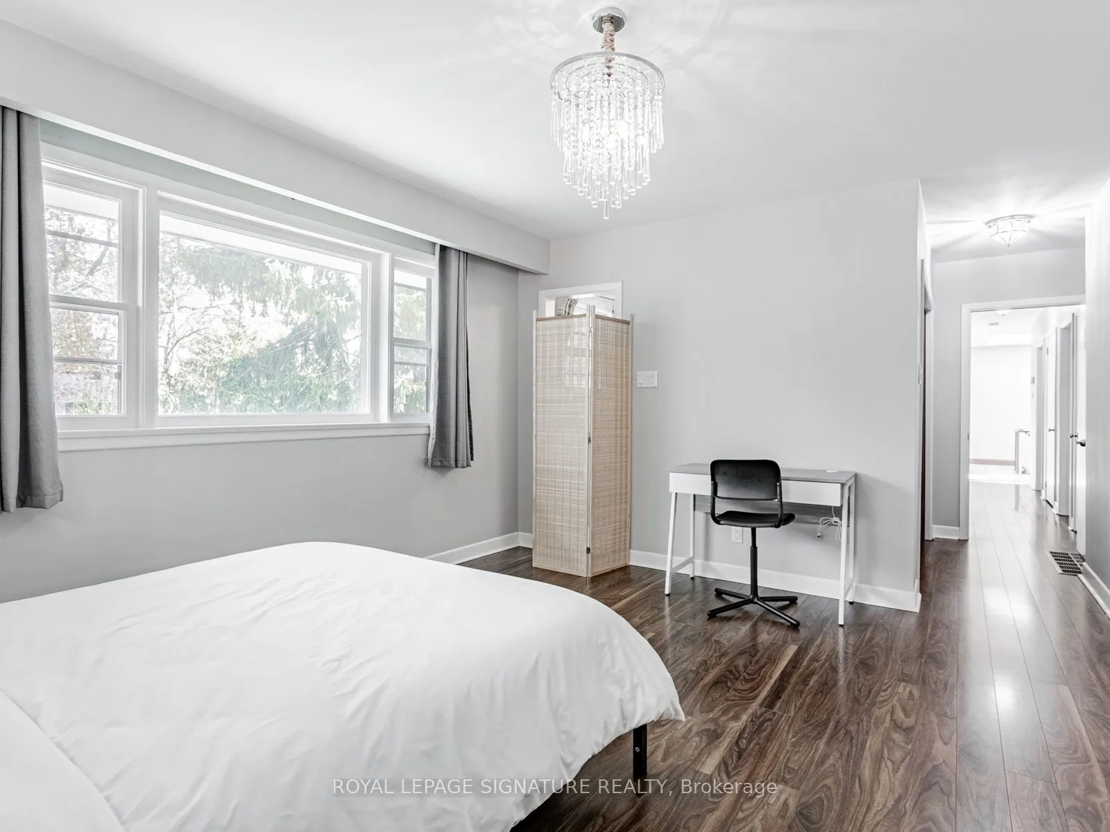 1447 Merrow Road, Mississauga, ON L5J 3C4