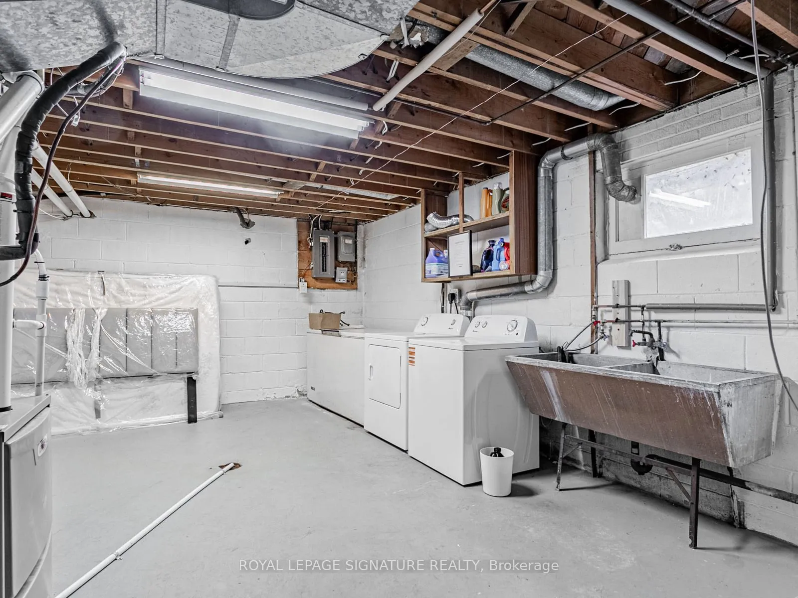 1447 Merrow Road, Mississauga, ON L5J 3C4