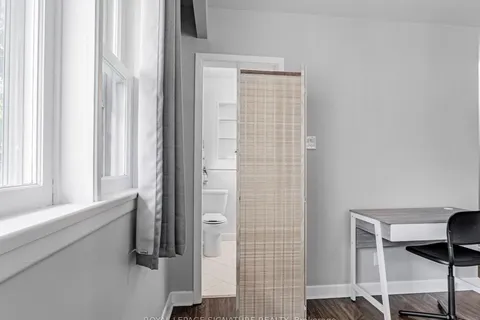 1447 Merrow Road, Mississauga, ON L5J 3C4