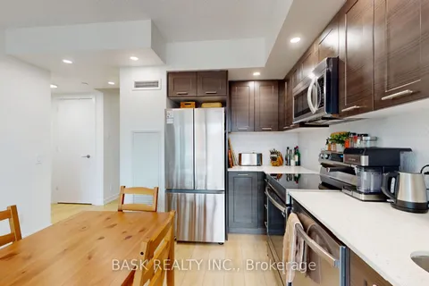 2220 Lake Shore Boulevard, Toronto, ON M8V 0C1