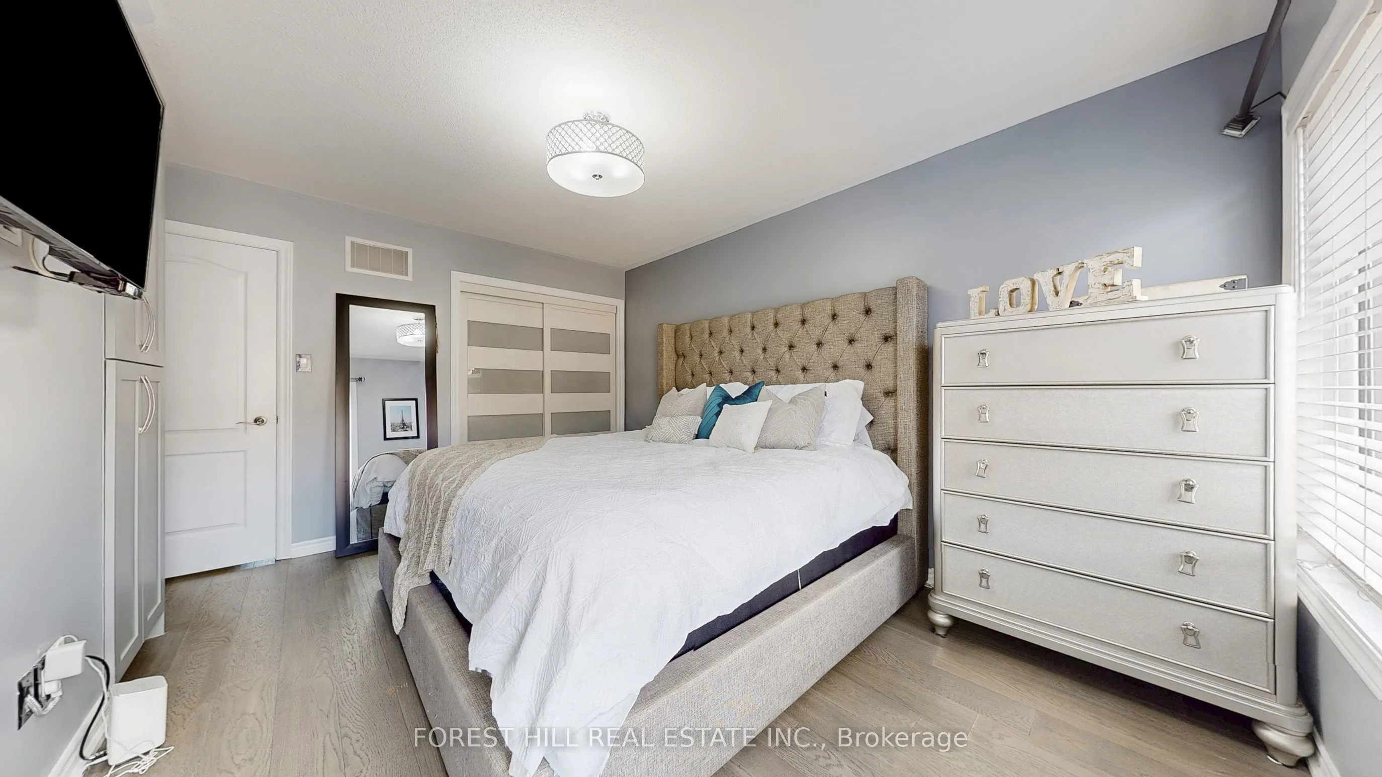 7203 Triumph Lane, Mississauga, ON L5N 0C5