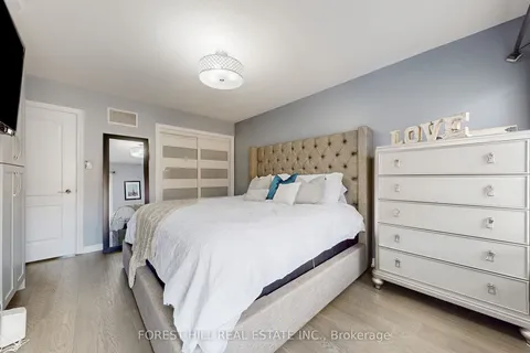 7203 Triumph Lane, Mississauga, ON L5N 0C5