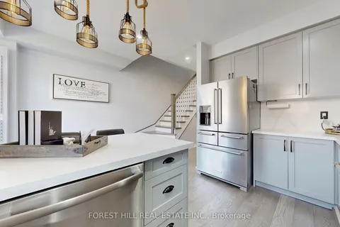 7203 Triumph Lane, Mississauga, ON L5N 0C5