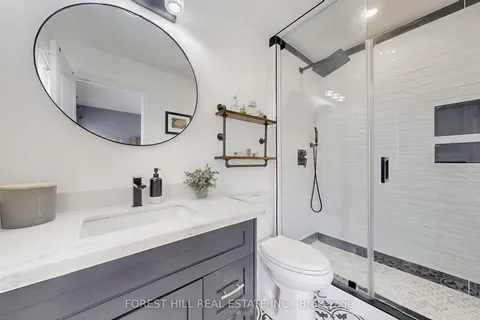 7203 Triumph Lane, Mississauga, ON L5N 0C5