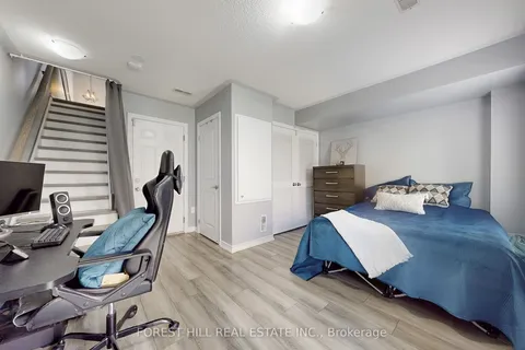 7203 Triumph Lane, Mississauga, ON L5N 0C5