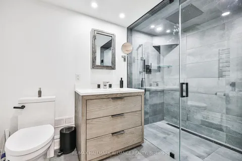 138 Cavendish Court, Oakville, ON L6J 5S2