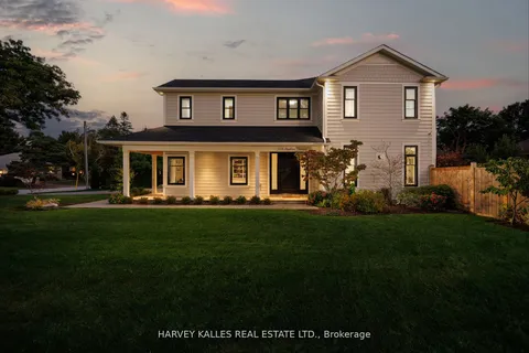 588 Stephens Crescent, Oakville, ON L6K 1Y3