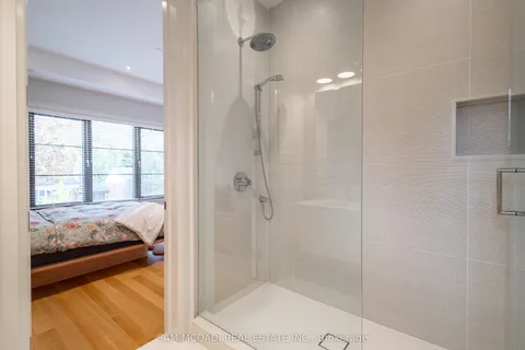 1456 Applewood Road, Mississauga, ON L5E 2M1