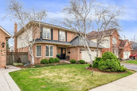 2224 Vista Drive, Burlington, ON L7M 3N5