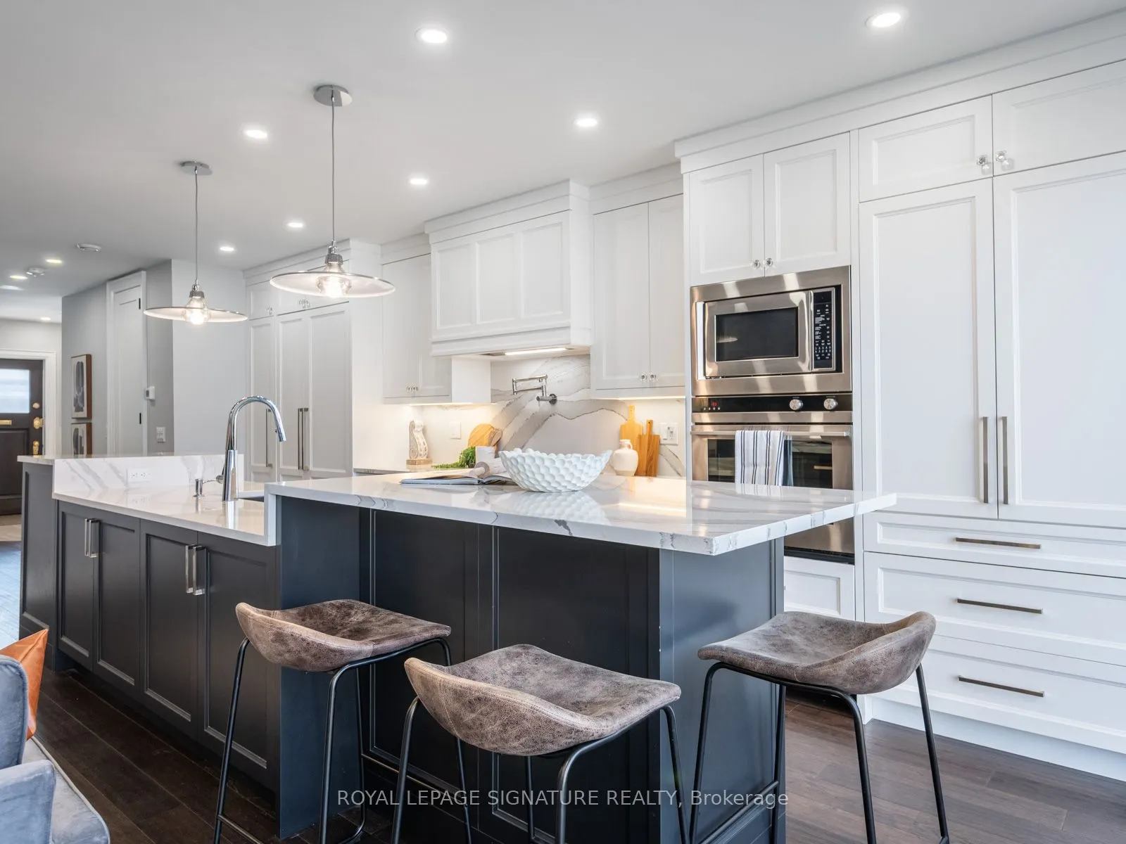 58 Harvard Avenue, Toronto, ON M6R 1C6