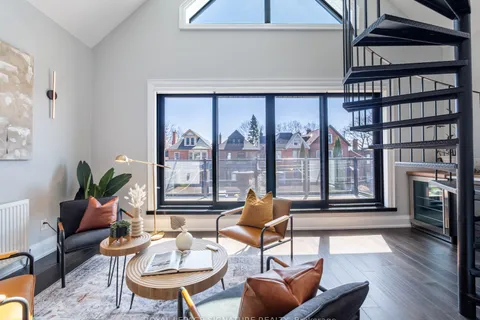 58 Harvard Avenue, Toronto, ON M6R 1C6