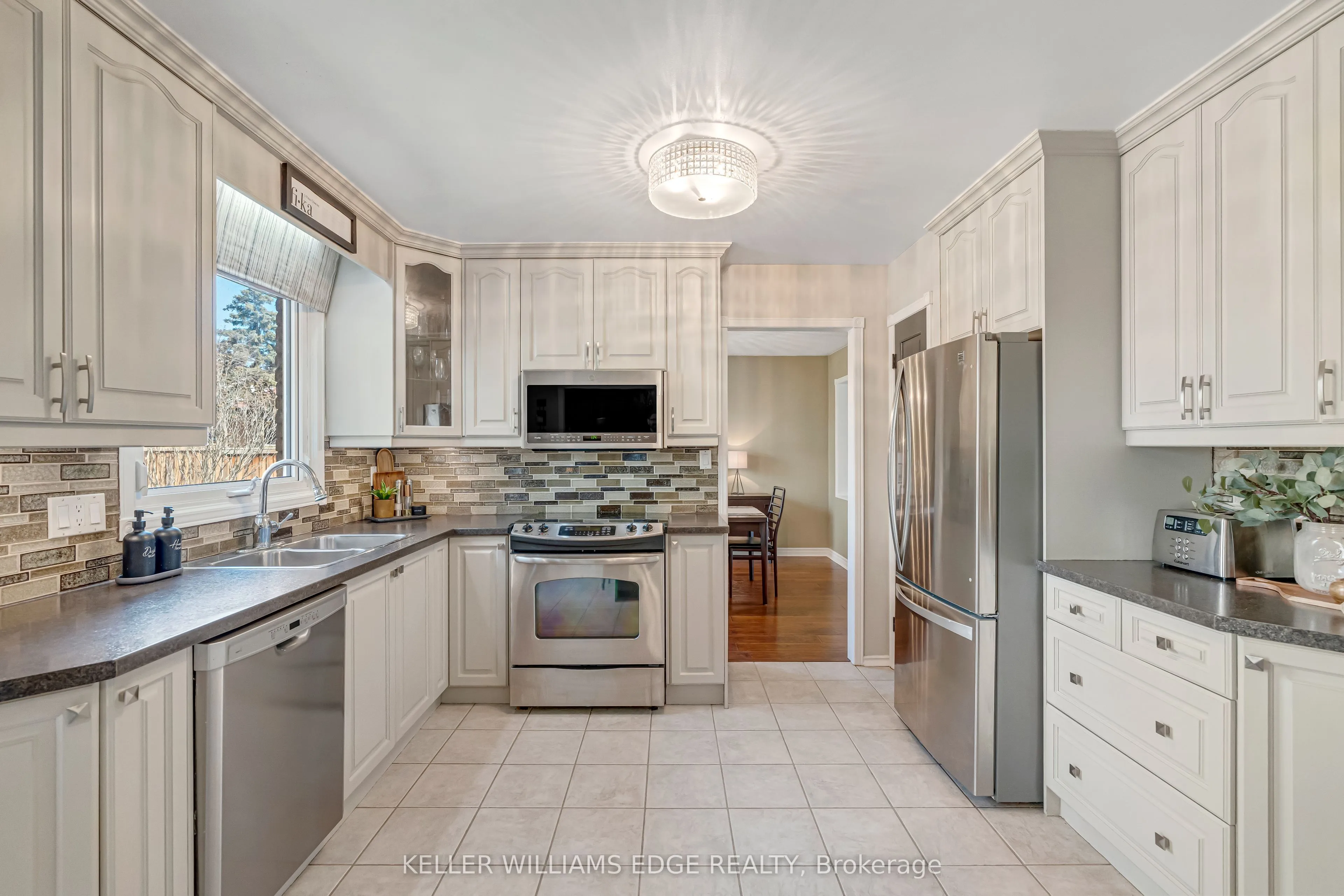 1351 Bryanston Court, Burlington, ON L7P 3N7