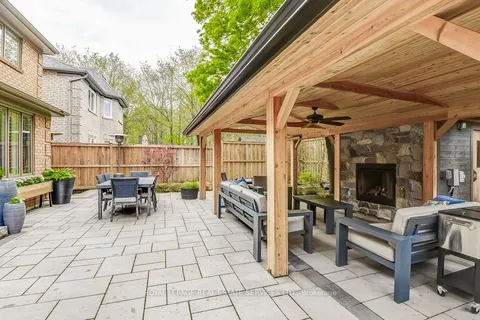 2783 Duncairn Drive, Mississauga, ON L5M 5C6