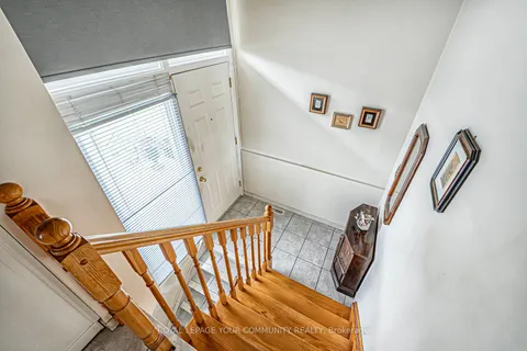 10 Grenadine Court, Toronto, ON M9L 2H6
