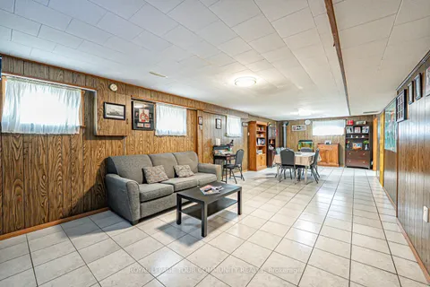 10 Grenadine Court, Toronto, ON M9L 2H6