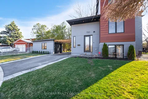 720 Hillman Crescent, Mississauga, ON L4Y 2J2