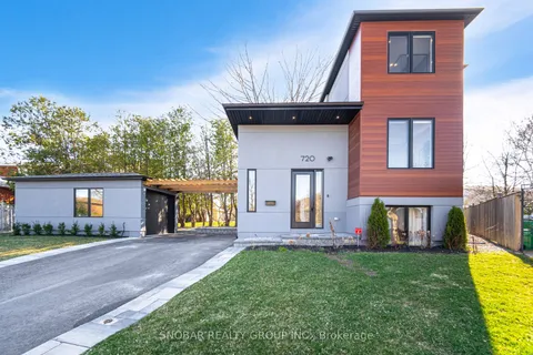 720 Hillman Crescent, Mississauga, ON L4Y 2J2