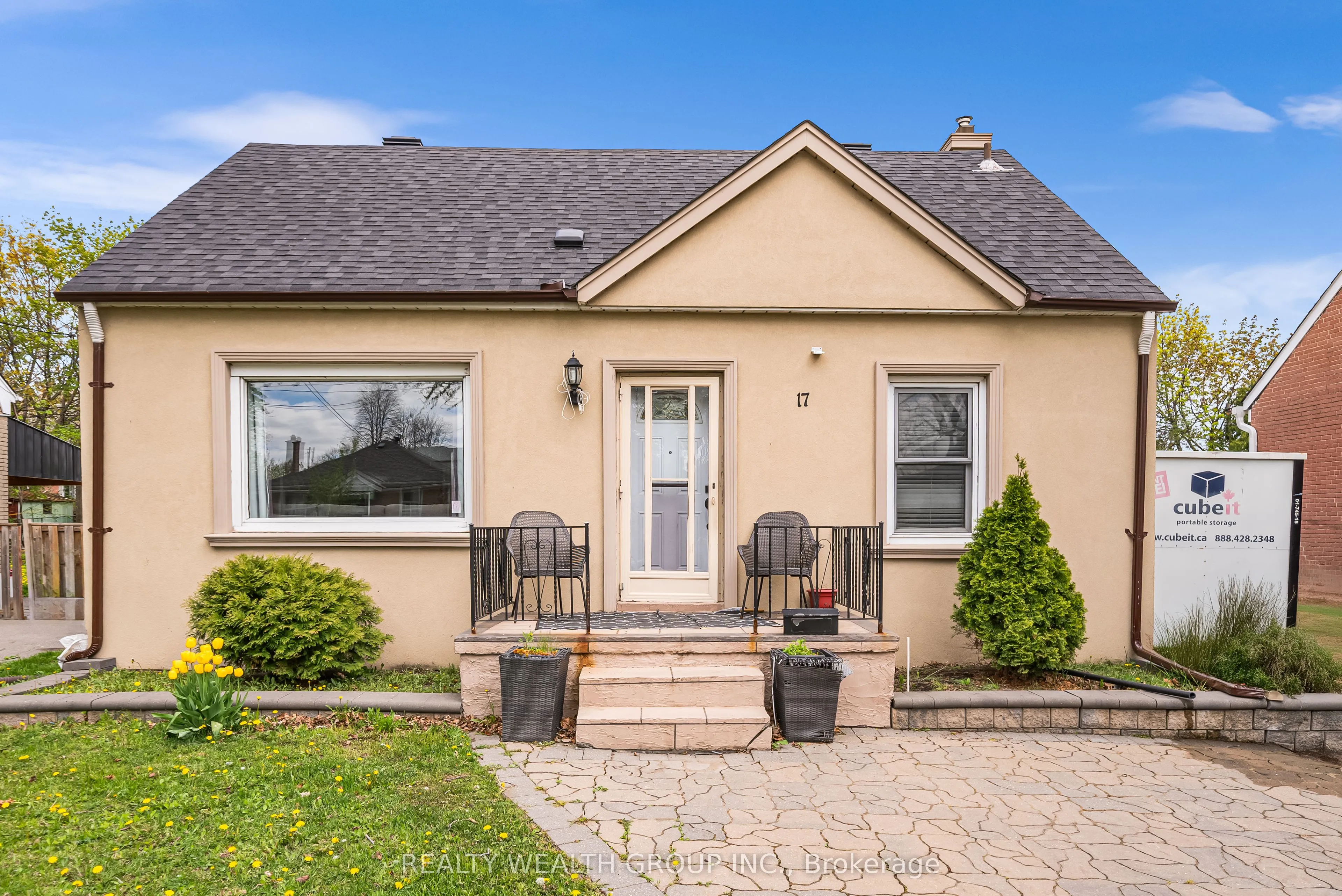 17 Haymarket Road, Toronto, ON M3L 1H3