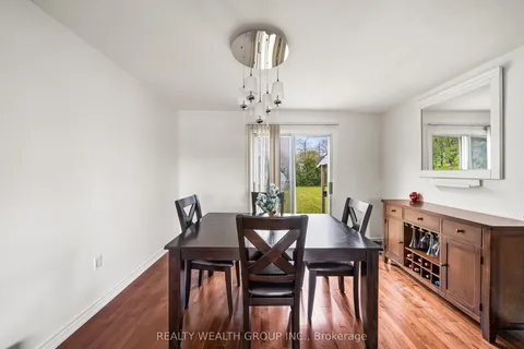 17 Haymarket Road, Toronto, ON M3L 1H3