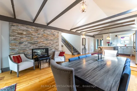 342 Meadow Wood Lane, Mississauga, ON L2J 2S9