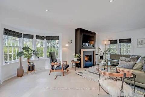 1060 Mohawk Road, Burlington, ON L7T 3M6
