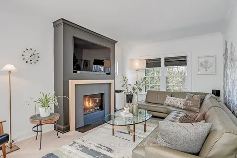 1060 Mohawk Road, Burlington, ON L7T 3M6