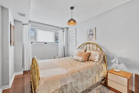 19 Livingston Drive, Caledon, ON L7C 1A1