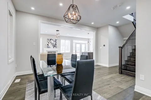 1586 Severn Drive, Milton, ON L9E 1X8