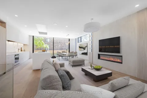 1032 West Avenue, Mississauga, ON L5E 1V9