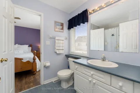 593 Caverhill Crescent, ON L9T 5K1