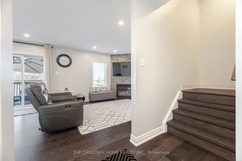 2439 Baronwood Drive, Oakville, ON L6M 0J7