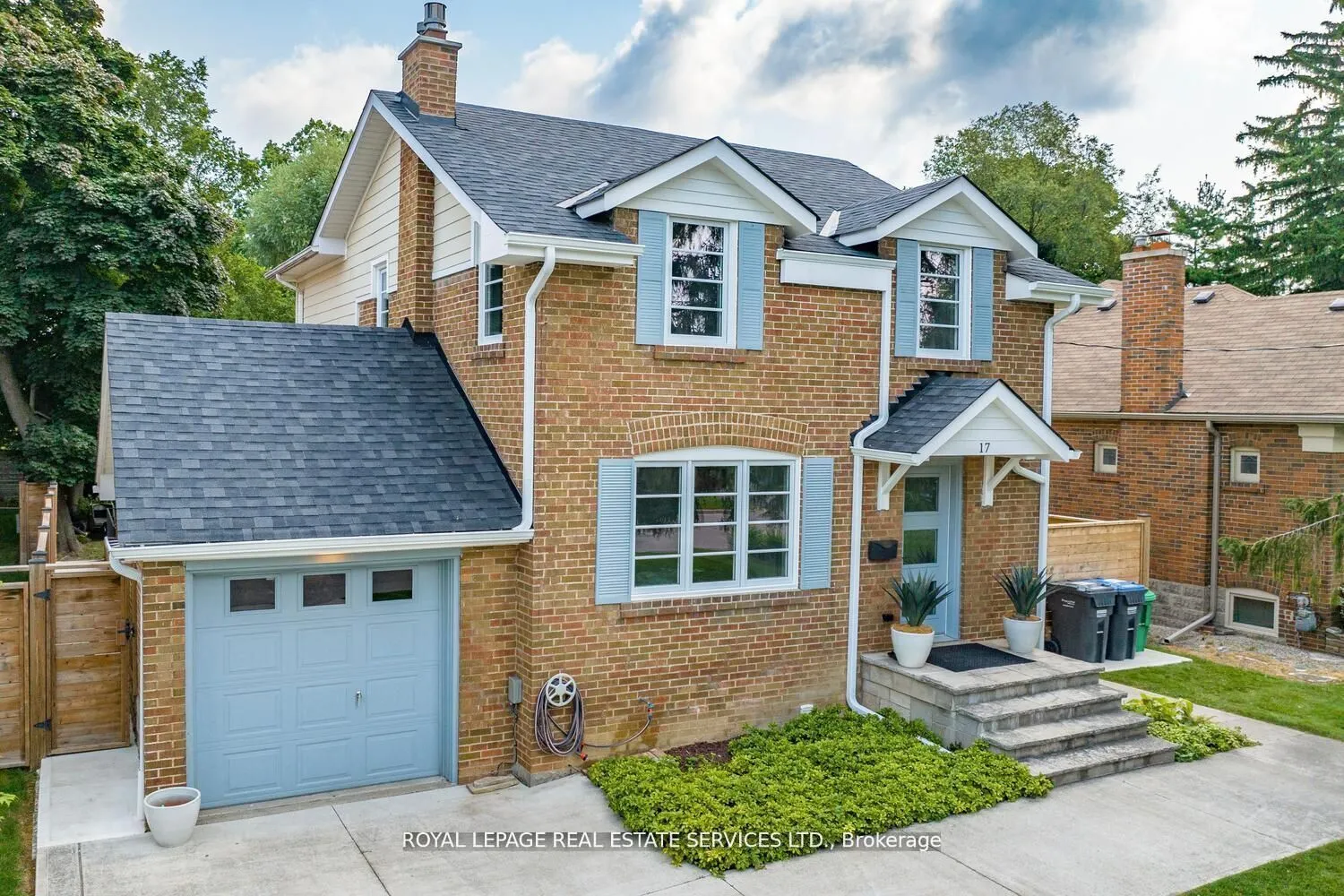 17 Cumberland Drive, Mississauga, ON L5G 3M7